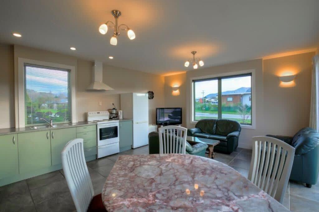 Cosy On Kingston Apartamento Albert Town Exterior foto