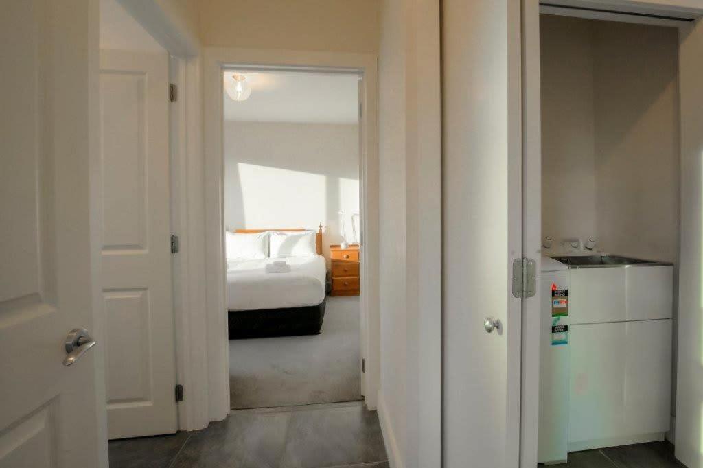 Cosy On Kingston Apartamento Albert Town Exterior foto